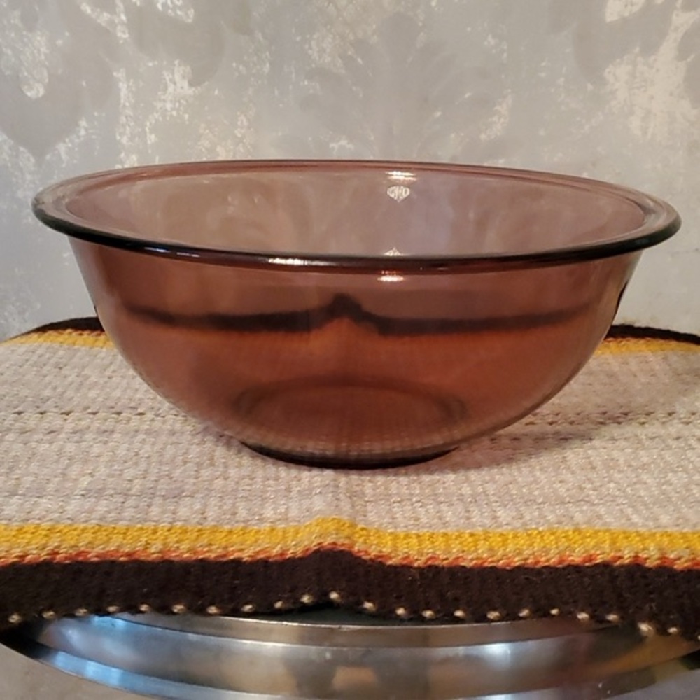 Vintage Pyrex Corning cranberry bowl